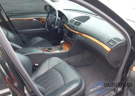 2004 Mercedes-Benz E 55 Amg z USA, uszkodzony, nr VIN WDBUF76J74A452180